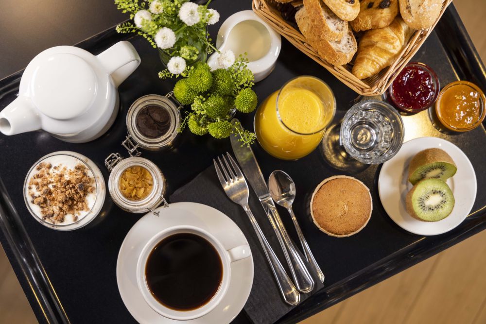 café-da-manhã em seu quarto